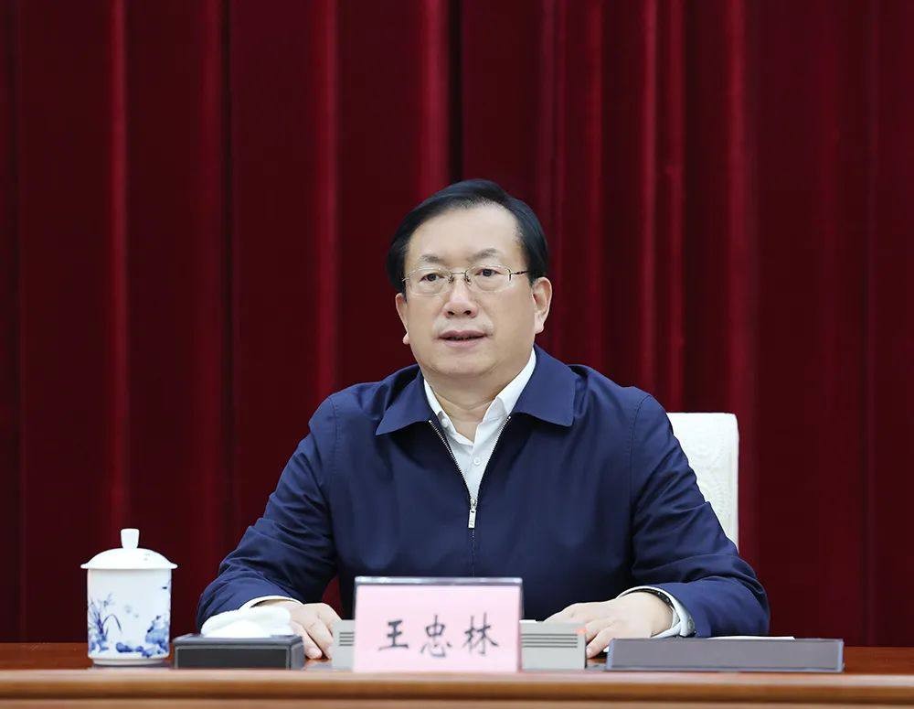 湖北官场“变脸”大戏：昨日上司今日阶下囚，全体同志迅速表忠心